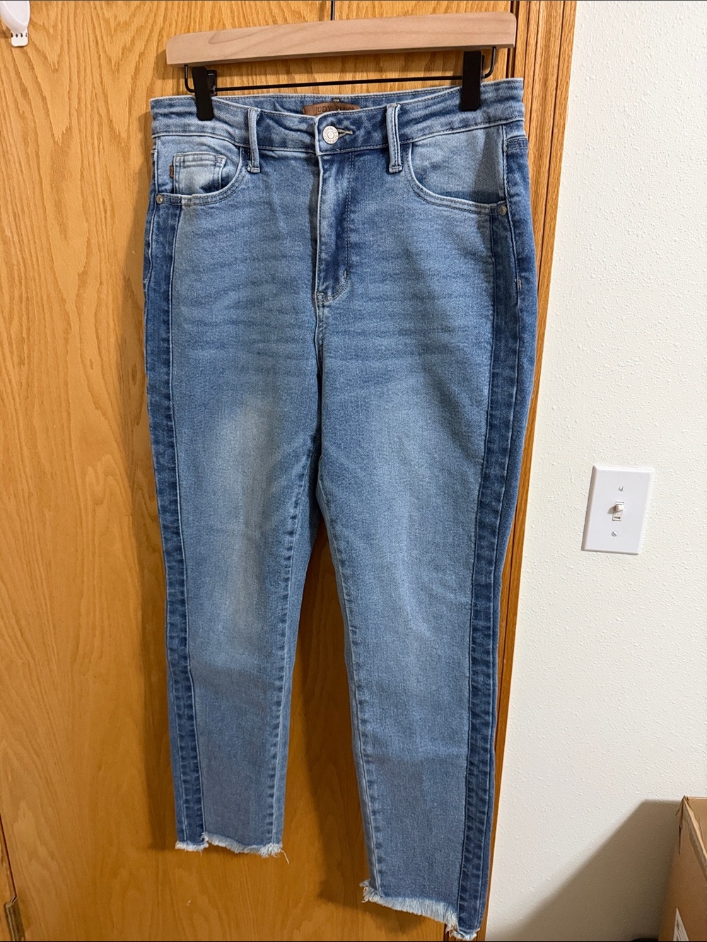 Sz. 9/29 Judy Blue Two-Tone Light Blue Skinny Jeans